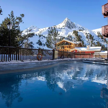 Duplex Ski-in/ski-out Avec Piscine, Jacuzzi Et Espace Bien-etre - Fr-1-686-34 Daire *
