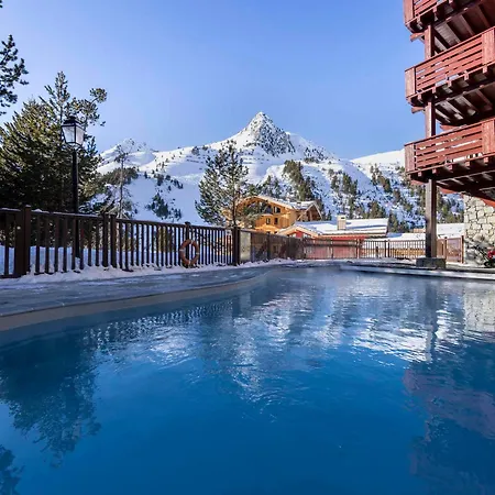 Apartment Duplex Ski-in/ski-out Avec Piscine, Jacuzzi Et Espace Bien-etre - Fr-1-686-34 *